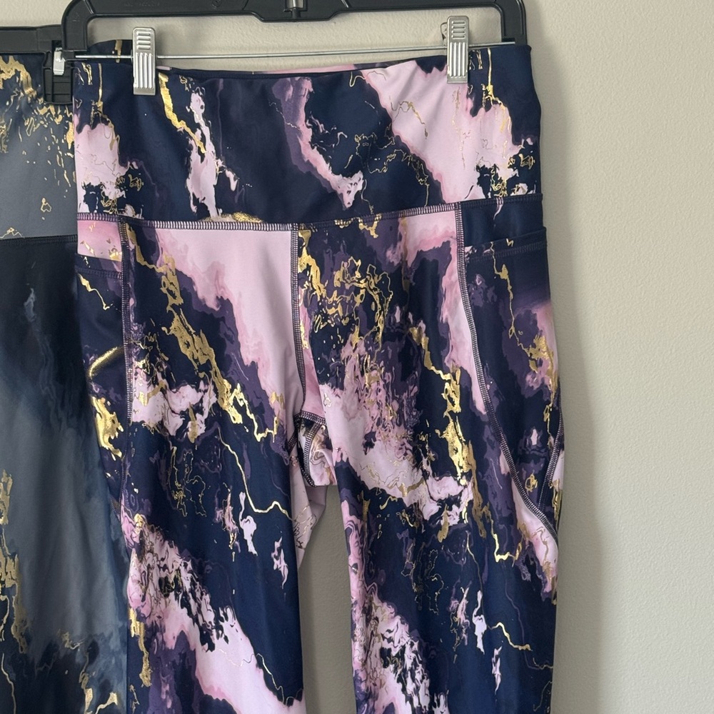 Lot of 2 Old Navy Active Gold Marble Extra High Rise Powersoft Go Dry Leggings M - Picture 2 of 8